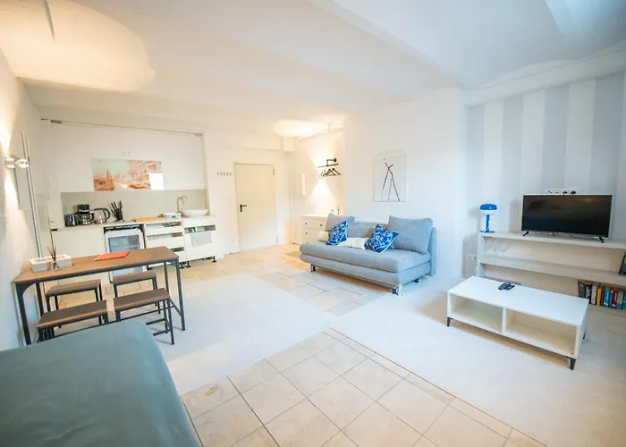 Kingsize Bett, Nahe Stadt Und Alster, Ruhig Apartment *